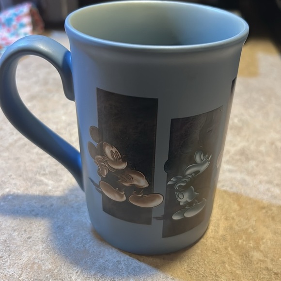 WALT DISNEY WORLD MICKEY MOUSE SLATE BLUE COFFEE  TEA MUG/CUP DISNEY PARKS 12OZ. - Picture 2 of 5